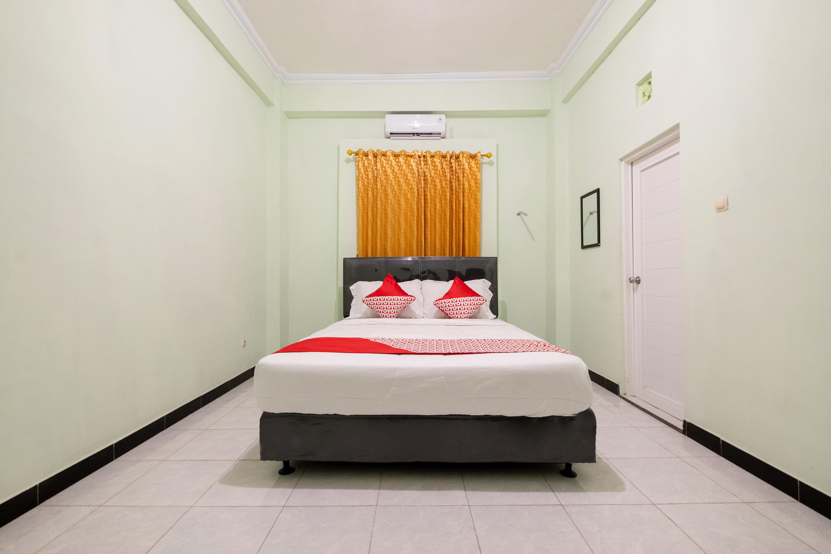 Отель Reddoorz Syariah Near Alun Alun Wonosari Экстерьер фото