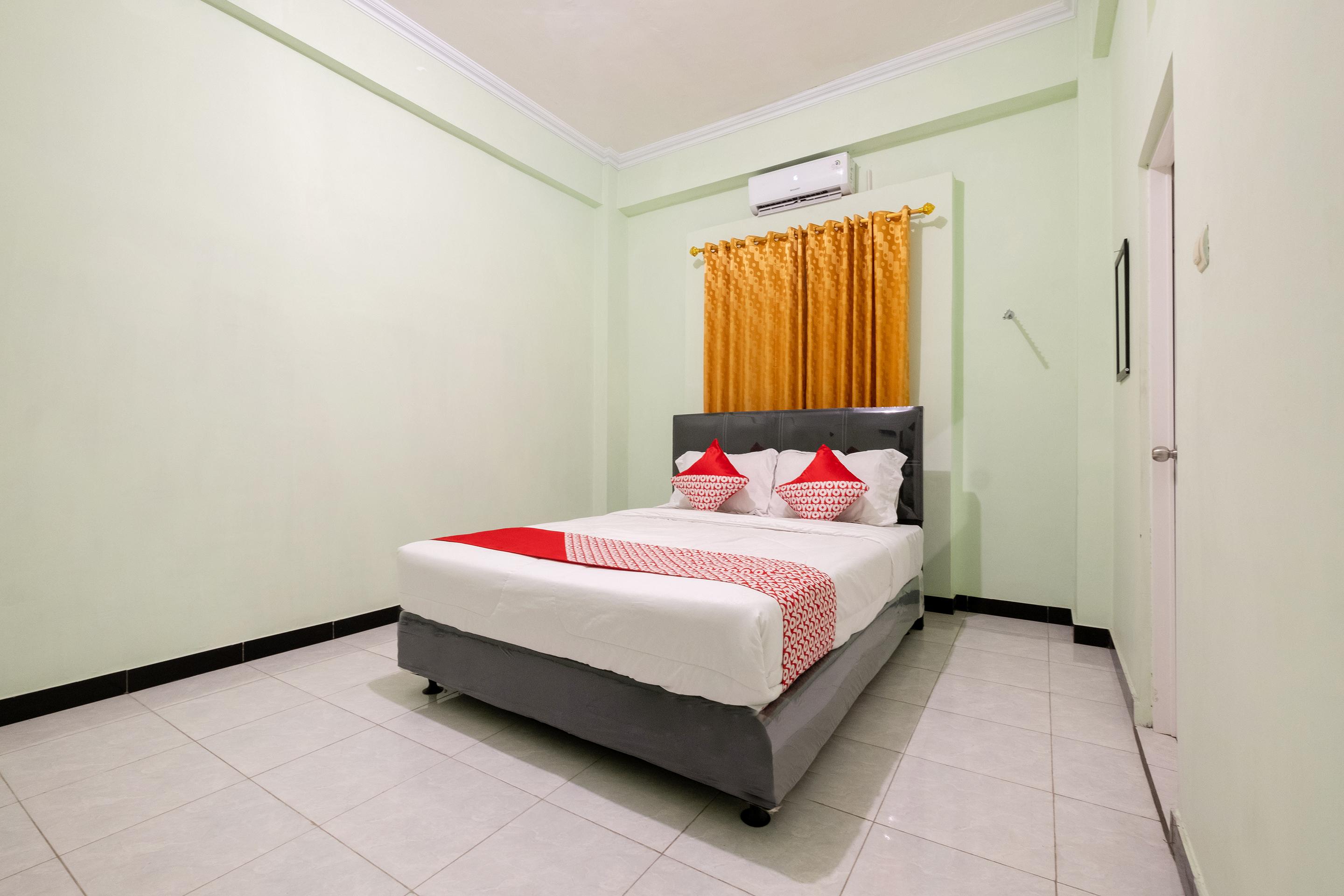 Отель Reddoorz Syariah Near Alun Alun Wonosari Экстерьер фото