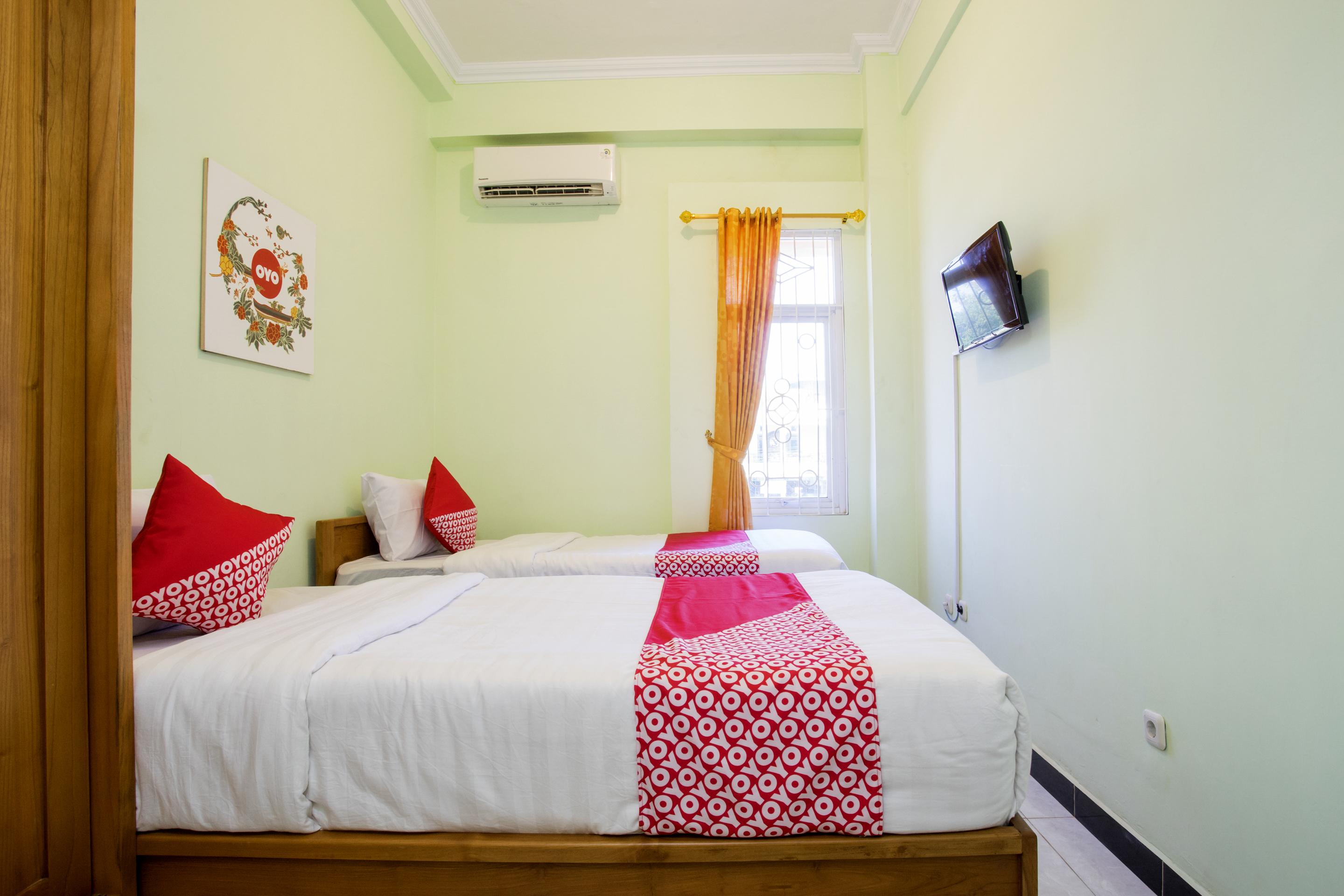 Отель Reddoorz Syariah Near Alun Alun Wonosari Экстерьер фото