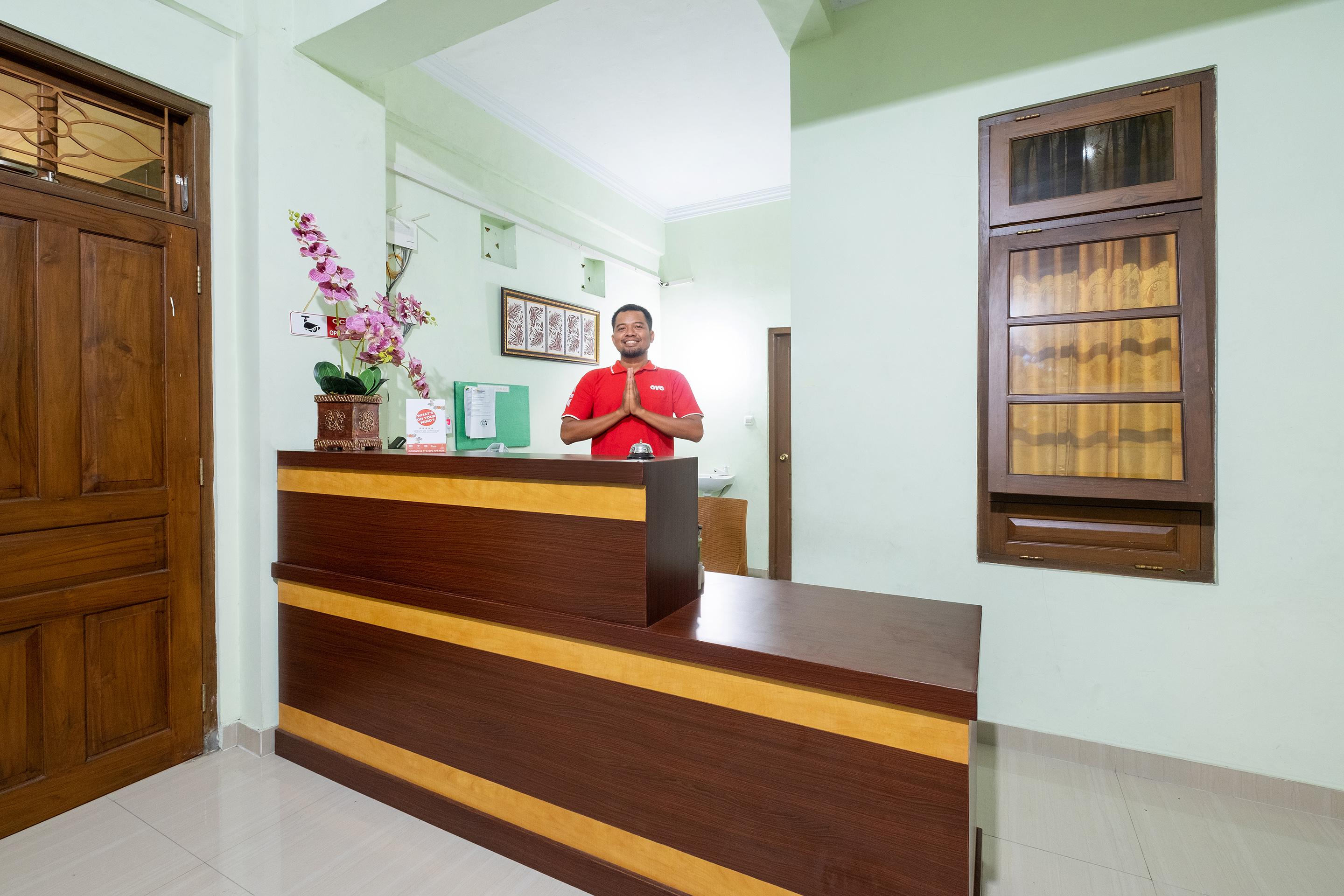 Отель Reddoorz Syariah Near Alun Alun Wonosari Экстерьер фото
